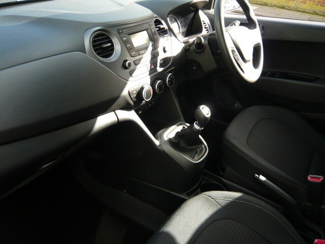 Used Hyundai i10 2017 for sale - 77829977: Photo 11