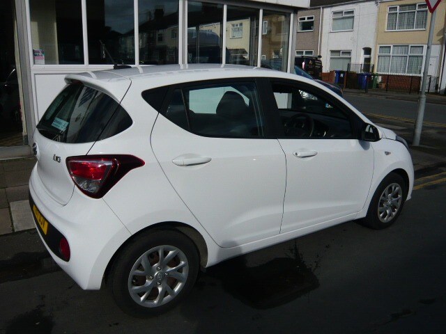 Used Hyundai i10 2017 for sale - 77829977: Photo 6