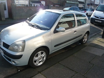 Used Renault Clio 2004 for sale - 77758706: Photo