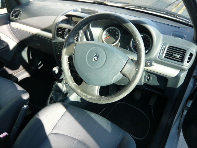 Used Renault Clio 2004 for sale - 77758706: Photo 9