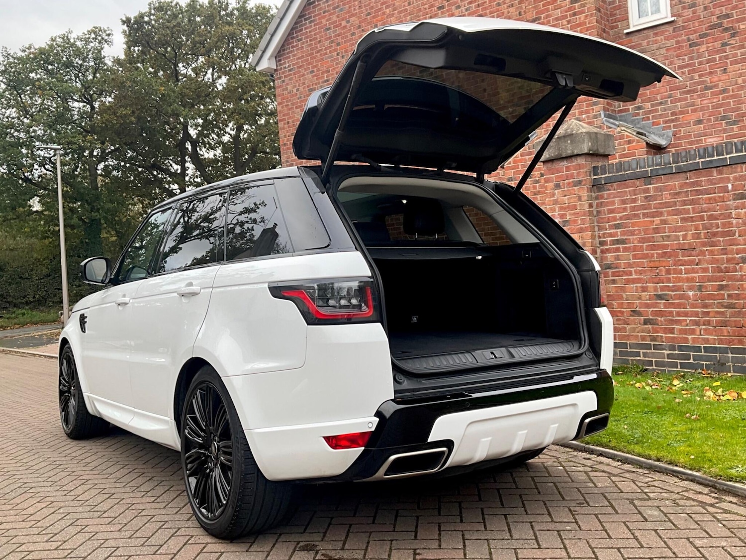 Used Land Rover Range Rover Sport 2018 for sale - 76389382: Photo 32