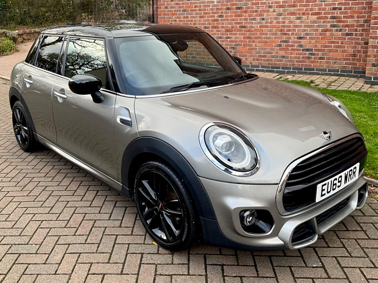 Used MINI Hatch 2019 for sale - 76592921: Photo 2