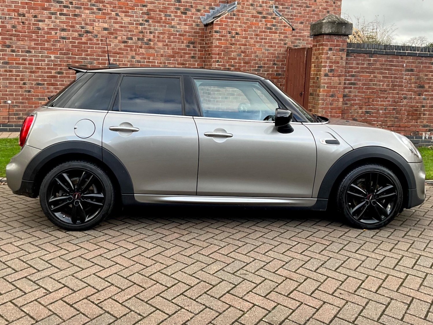 Used MINI Hatch 2019 for sale - 76592921: Photo 8