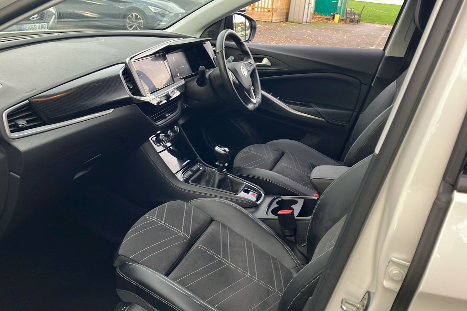 Used Vauxhall Grandland 2023 for sale - 77663102: Photo 3