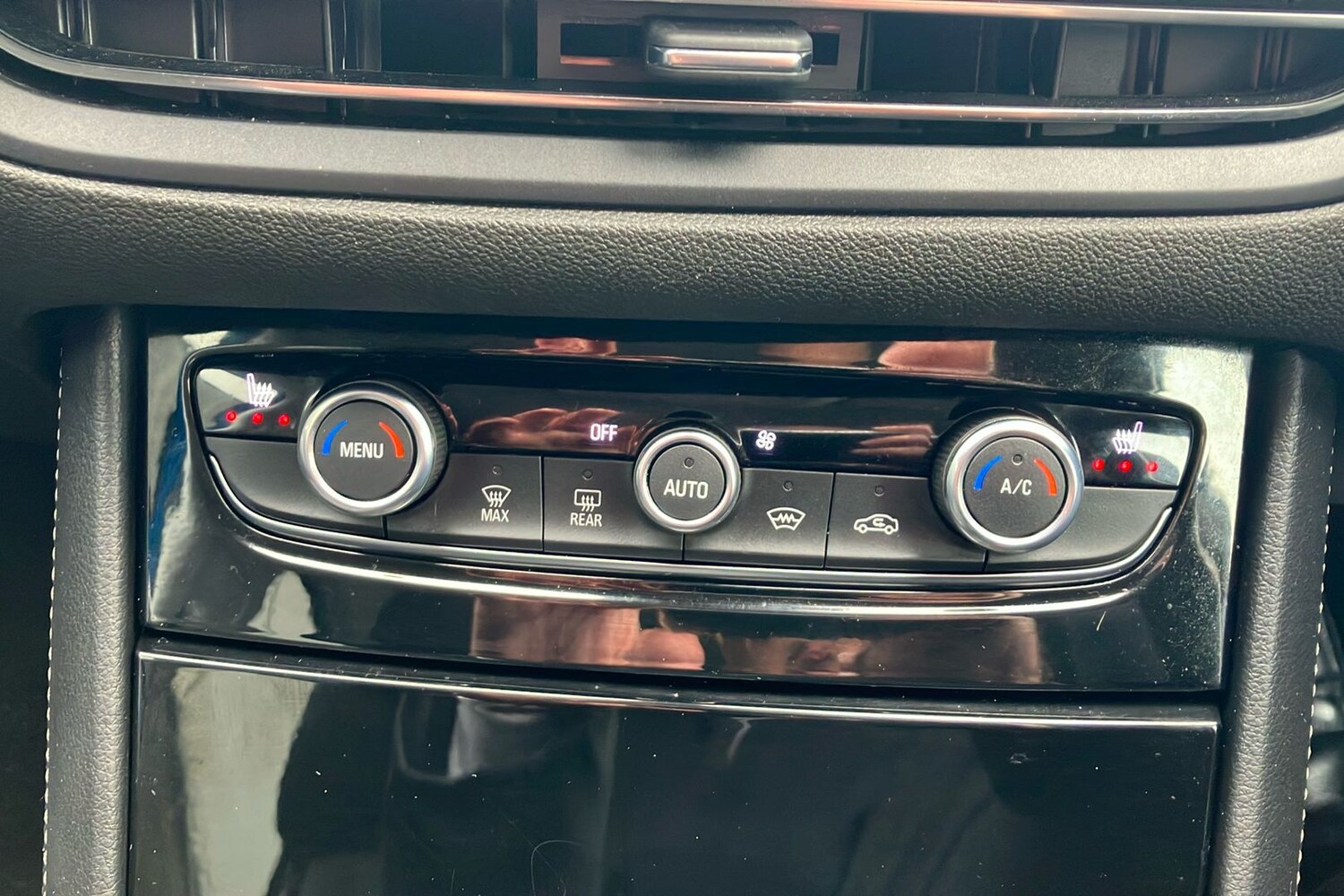 Used Vauxhall Grandland 2023 for sale - 77886549: Photo 15