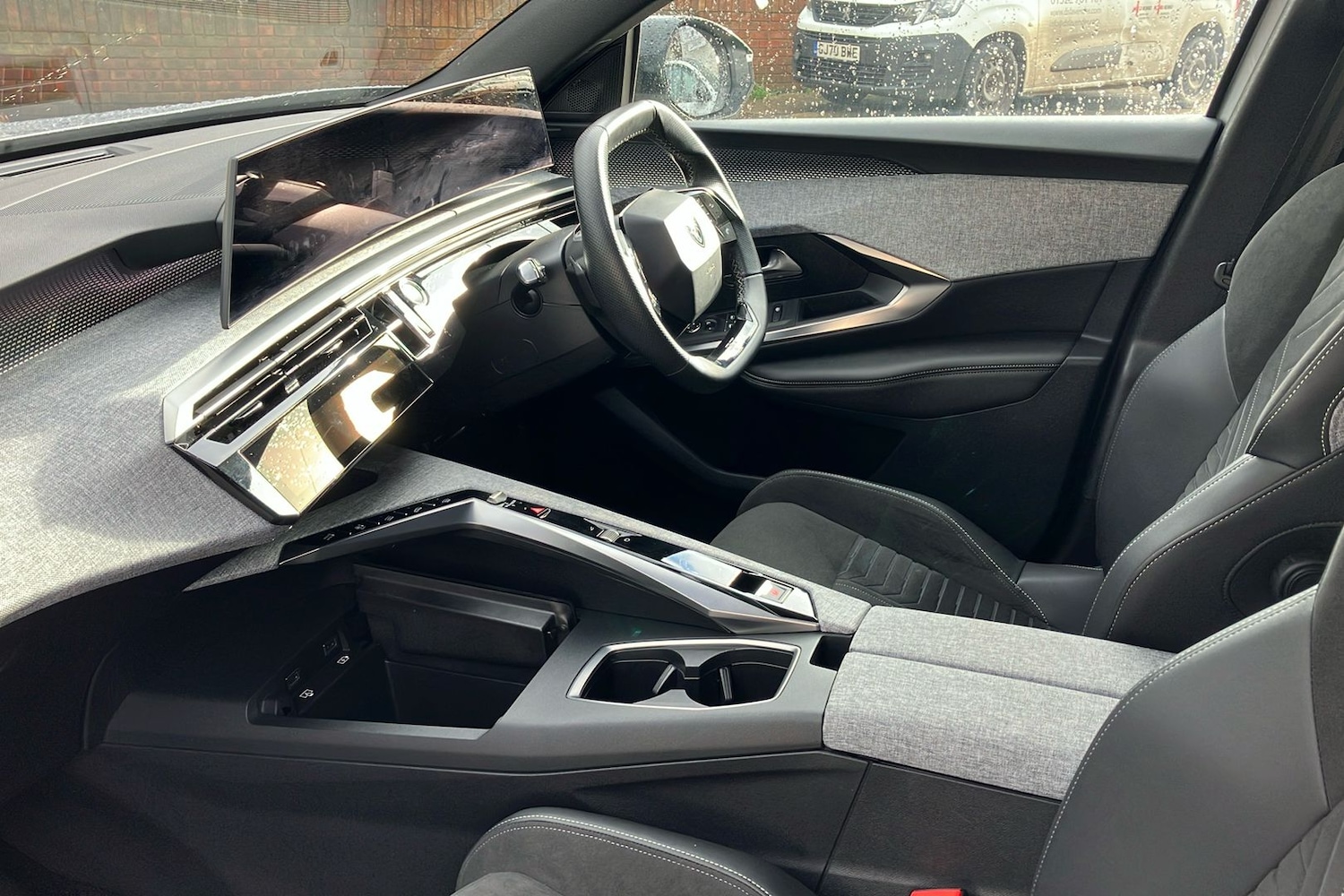 Used Peugeot 5008 2024 for sale - 77776243: Photo 3