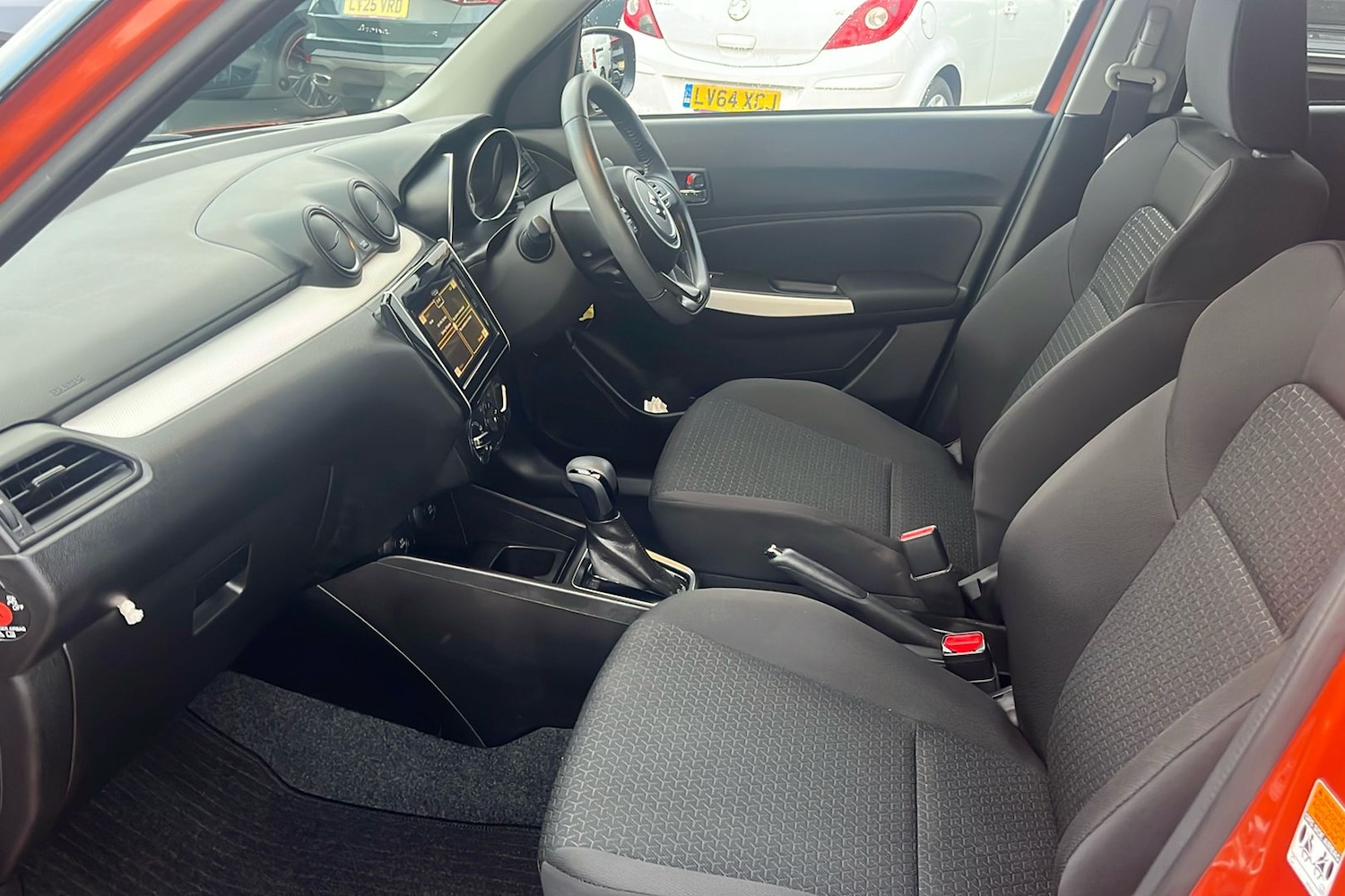 Used Suzuki Swift 2023 for sale - 77378981: Photo 3