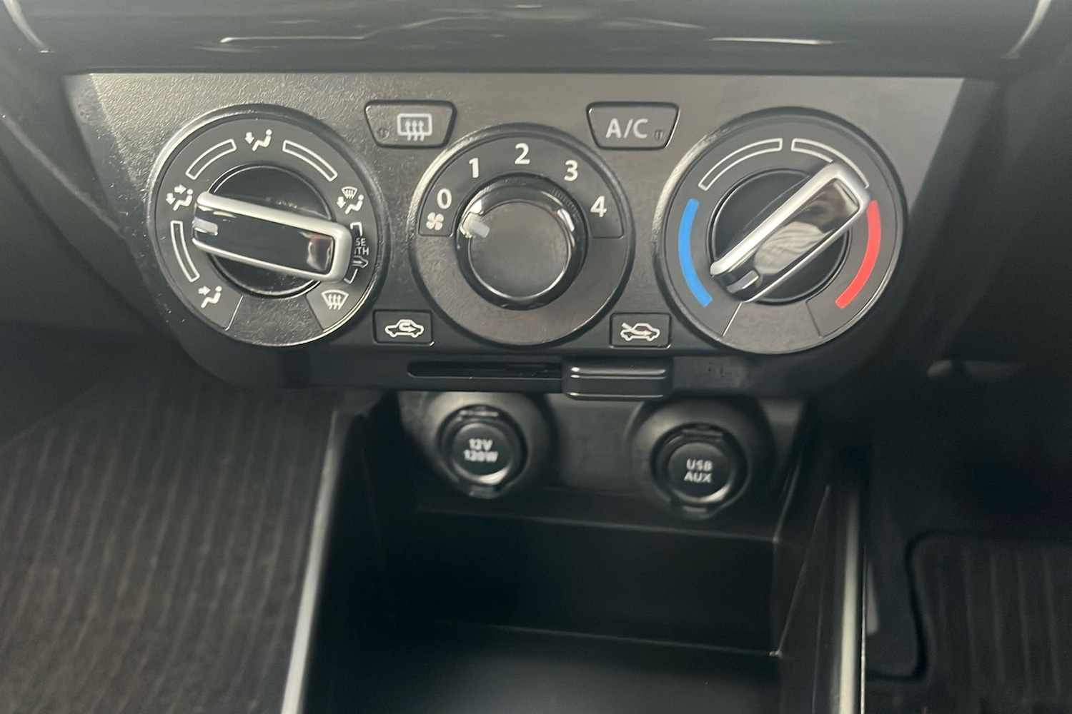 Used Suzuki Swift 2023 for sale - 77378981: Photo 40