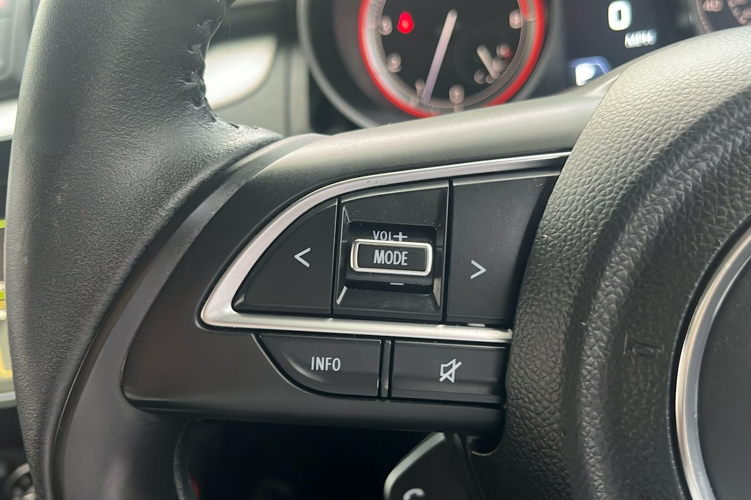 Used Suzuki Swift 2023 for sale - 77378981: Photo 44