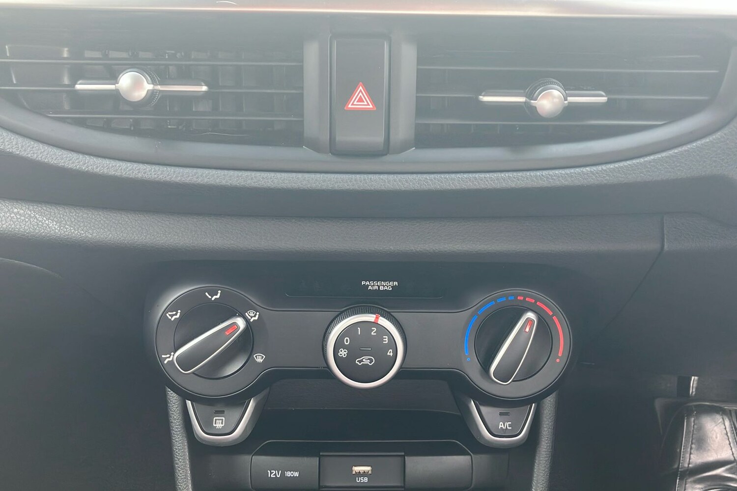 Used Kia Picanto 2024 for sale - 77543409: Photo 40