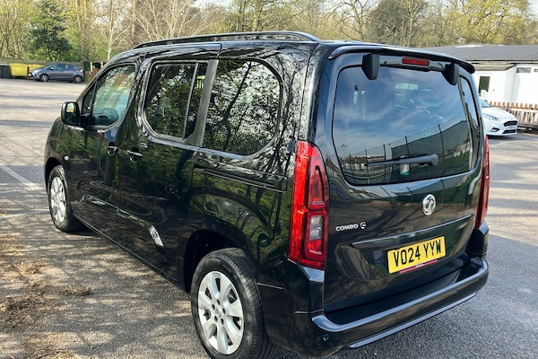 Used Vauxhall Combo Life Electric 2024 for sale - 76181817: Photo 2