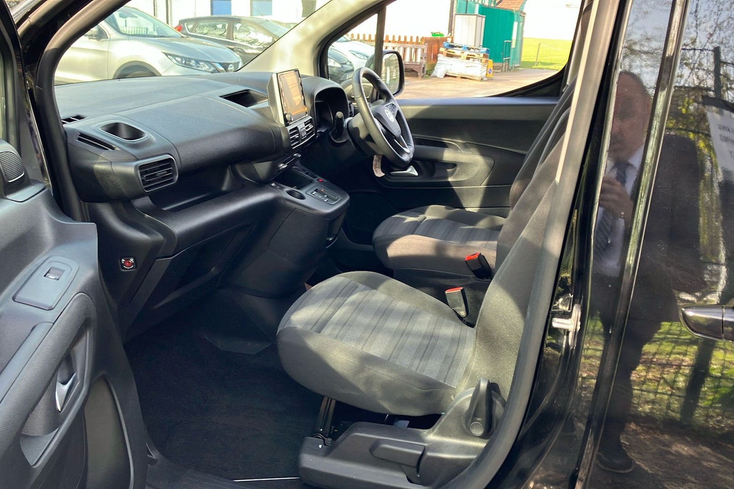 Used Vauxhall Combo Life Electric 2024 for sale - 76181817: Photo 3