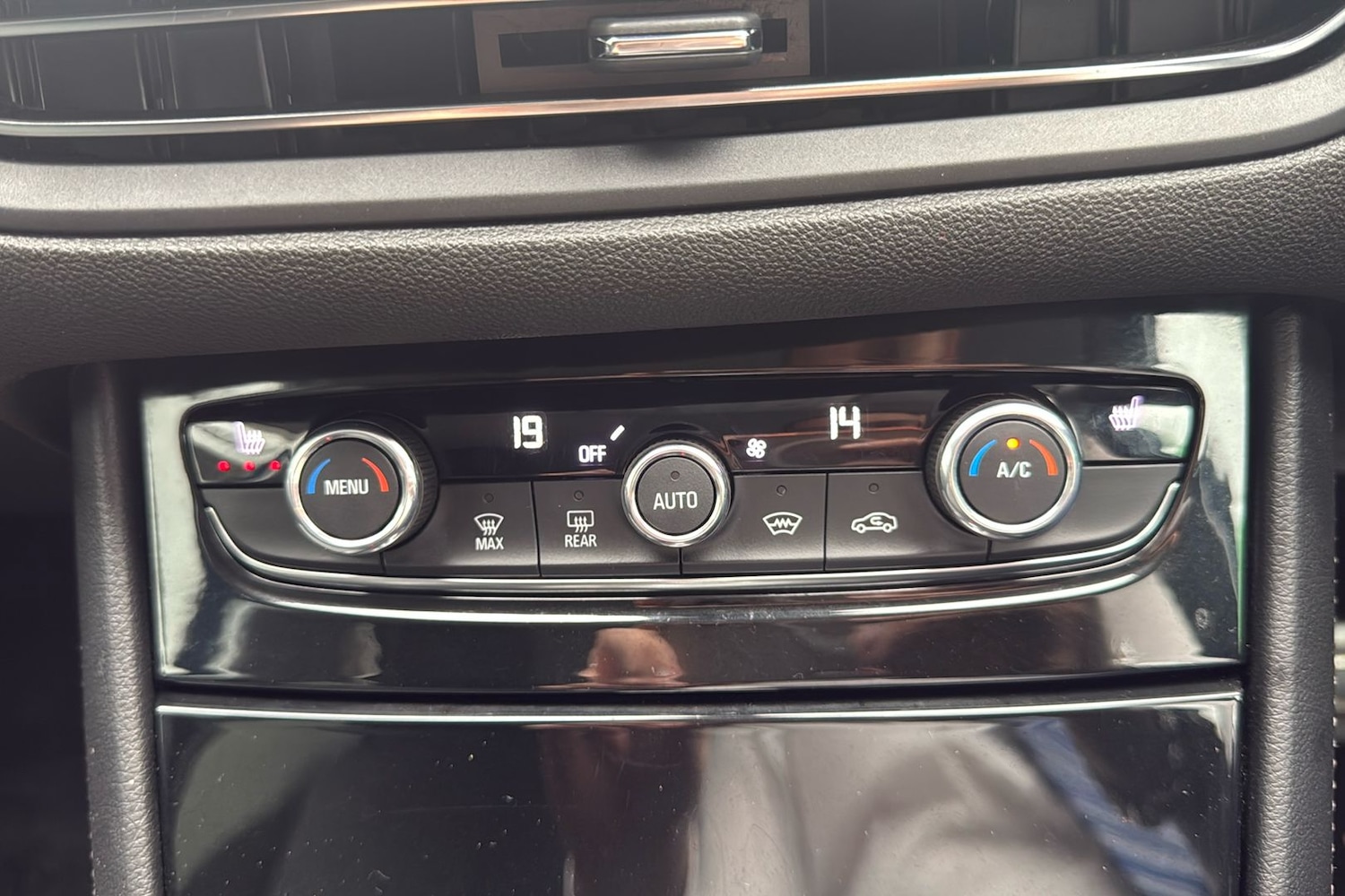 Used Vauxhall Grandland 2022 for sale - 76163965: Photo 15