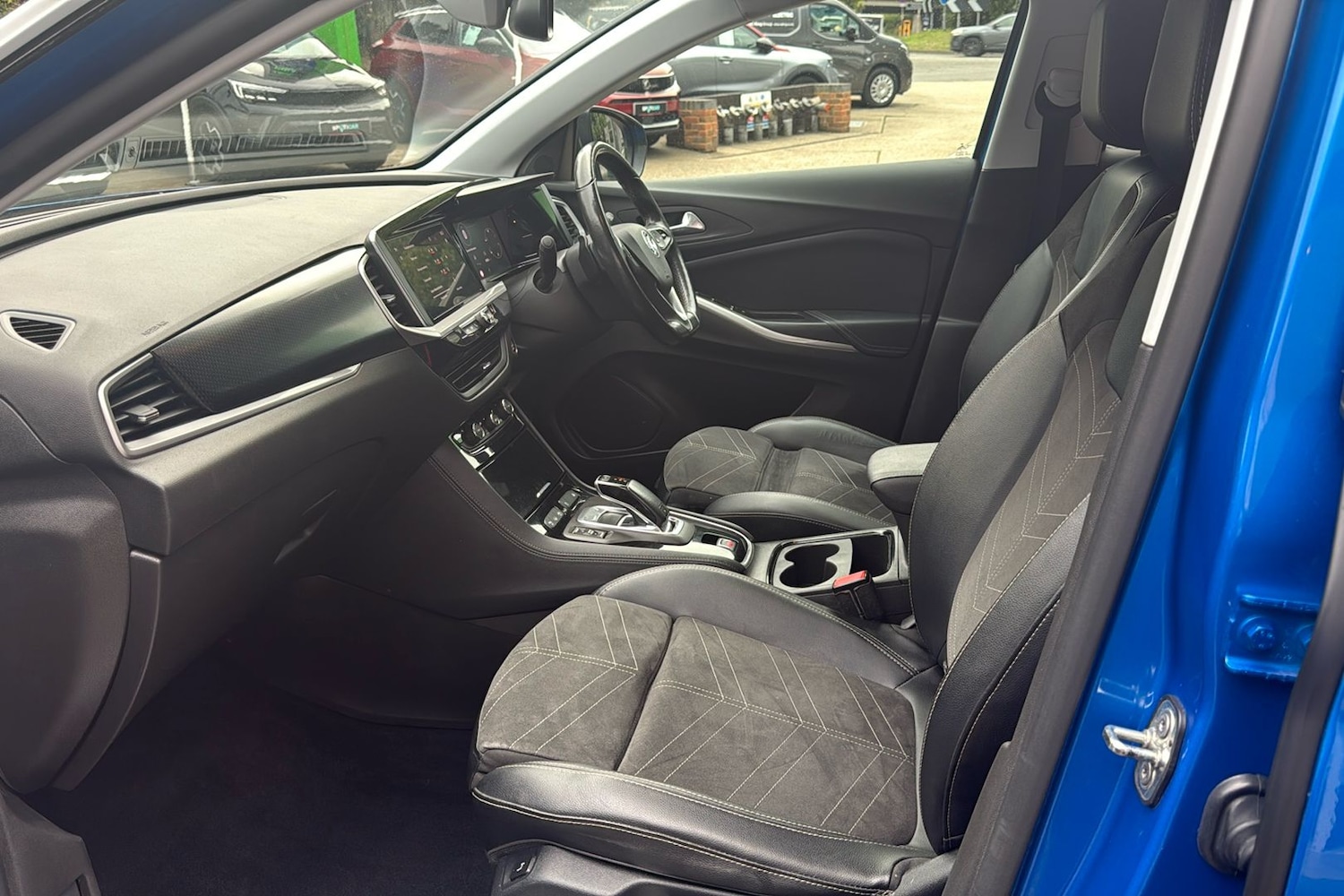 Used Vauxhall Grandland 2022 for sale - 76163965: Photo 3