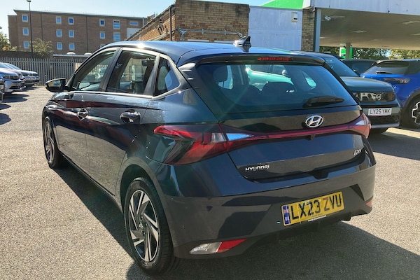 Used Hyundai i20 2023 for sale - 76186146: Photo 2