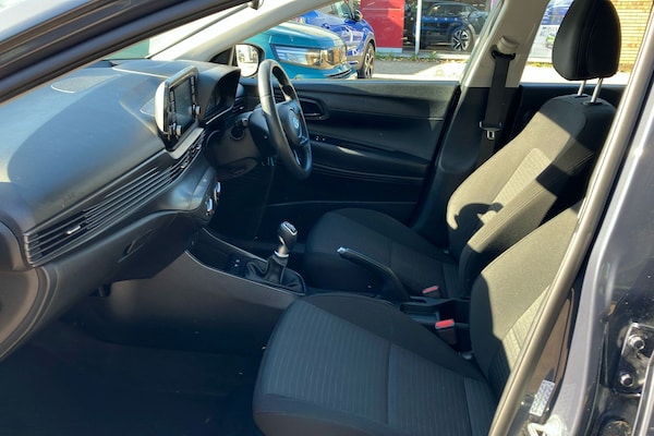 Used Hyundai i20 2023 for sale - 76186146: Photo 3