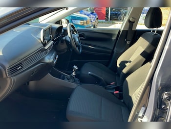 Used Hyundai i20 2023 for sale - 76186146: Photo