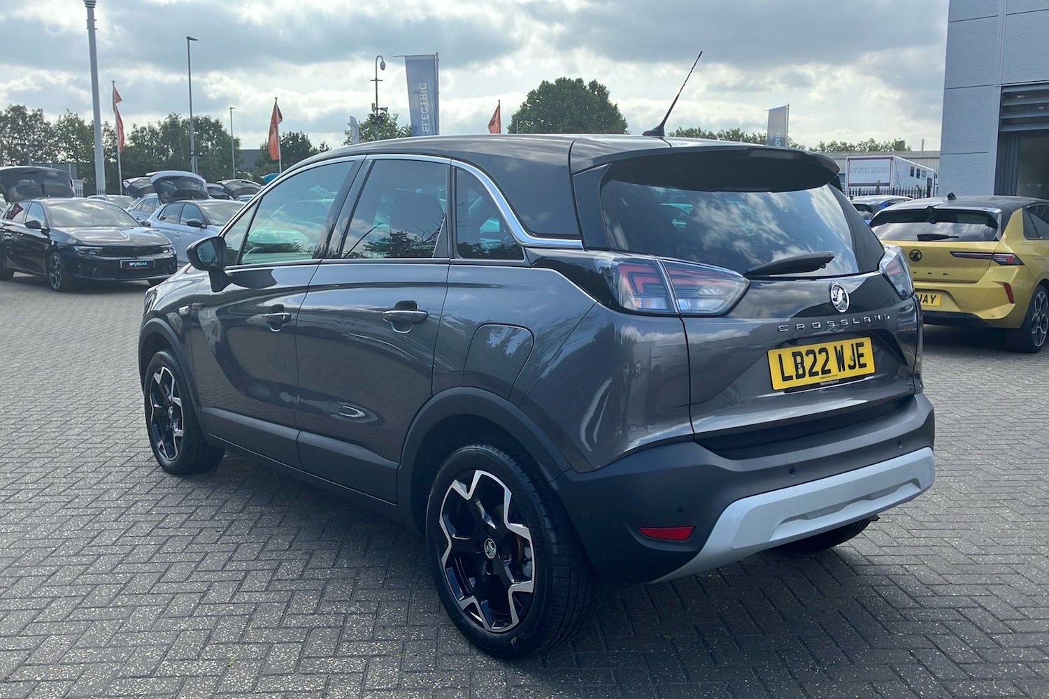 Used Vauxhall Crossland 2022 for sale - 76401599: Photo 2