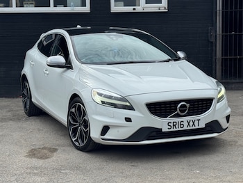 Used Volvo V40 2016 for sale - 75503501: Photo