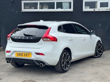 Used Volvo V40 2016 for sale - 75503501: Photo