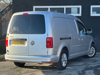 Used Volkswagen Caddy Maxi 2018 for sale - 76630425: Photo