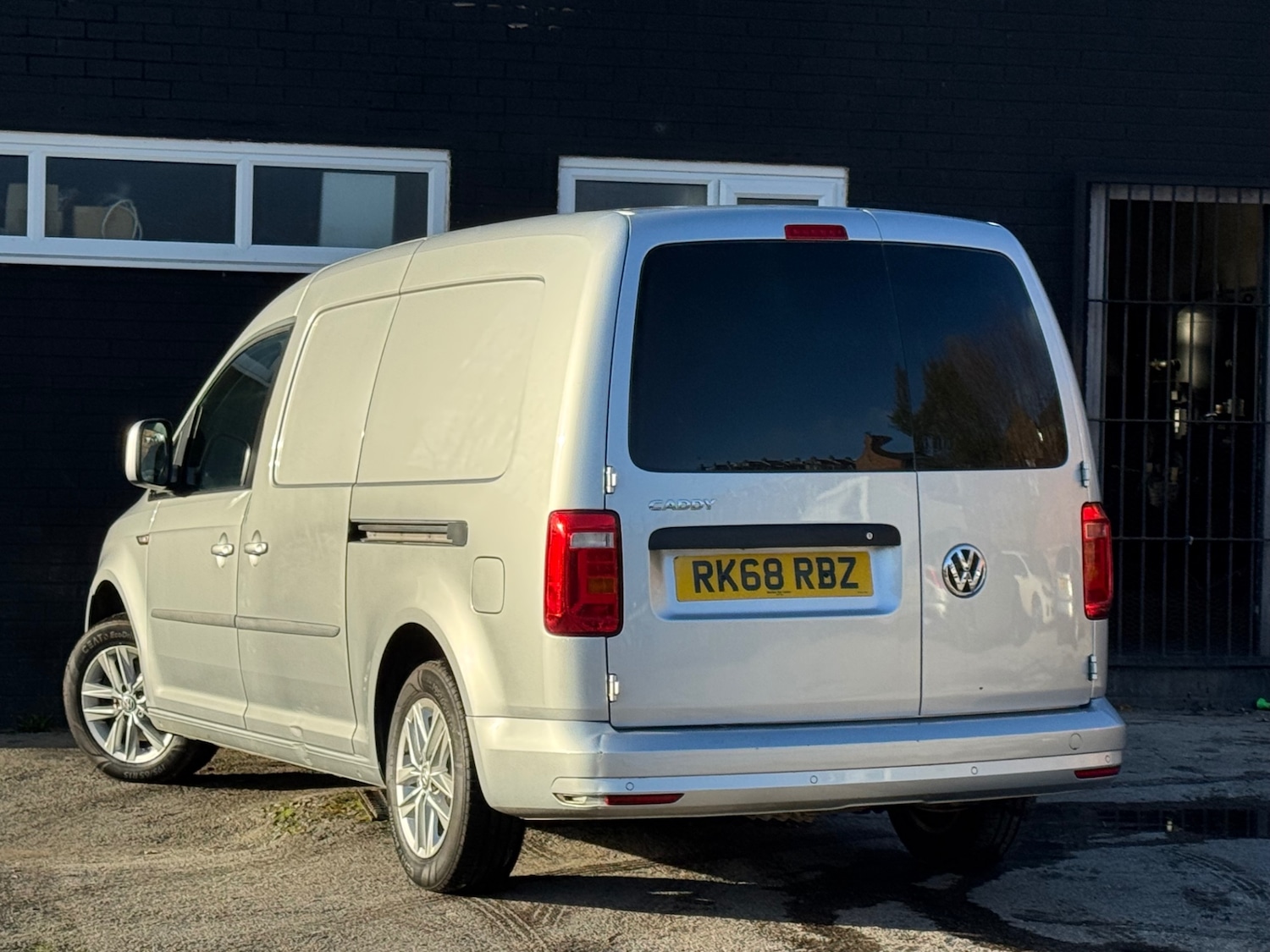 Used Volkswagen Caddy Maxi 2018 for sale - 76630425: Photo 5
