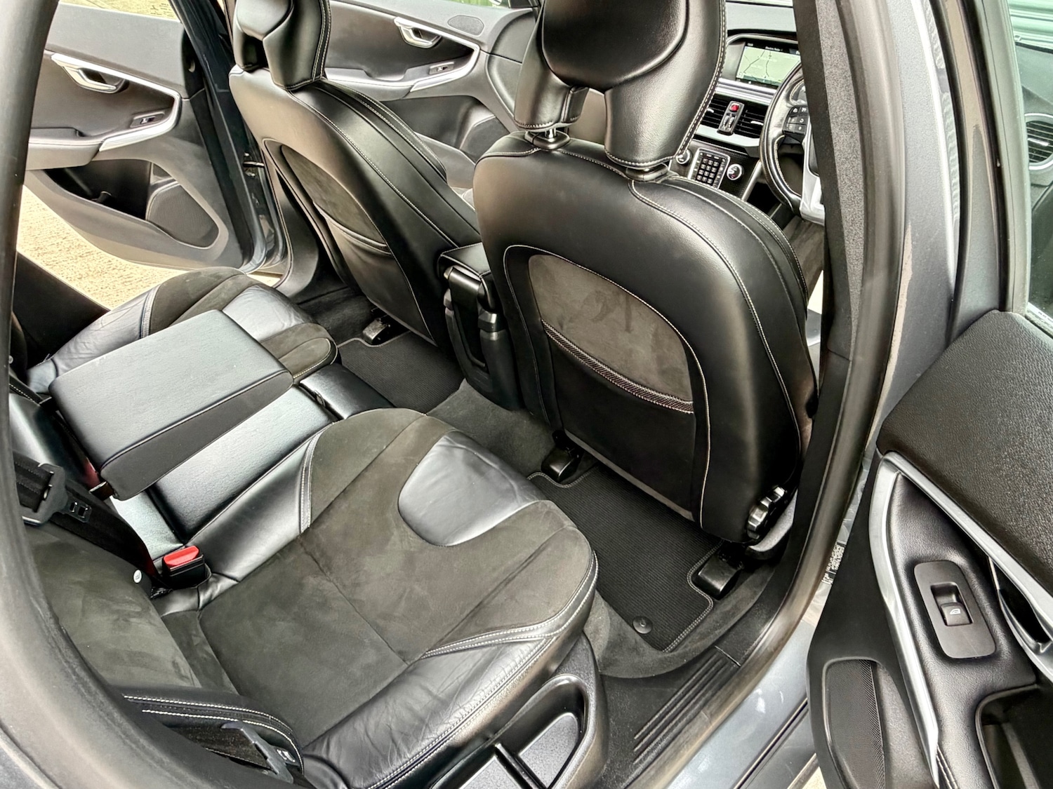 Used Volvo V40 2016 for sale - 76248890: Photo 16