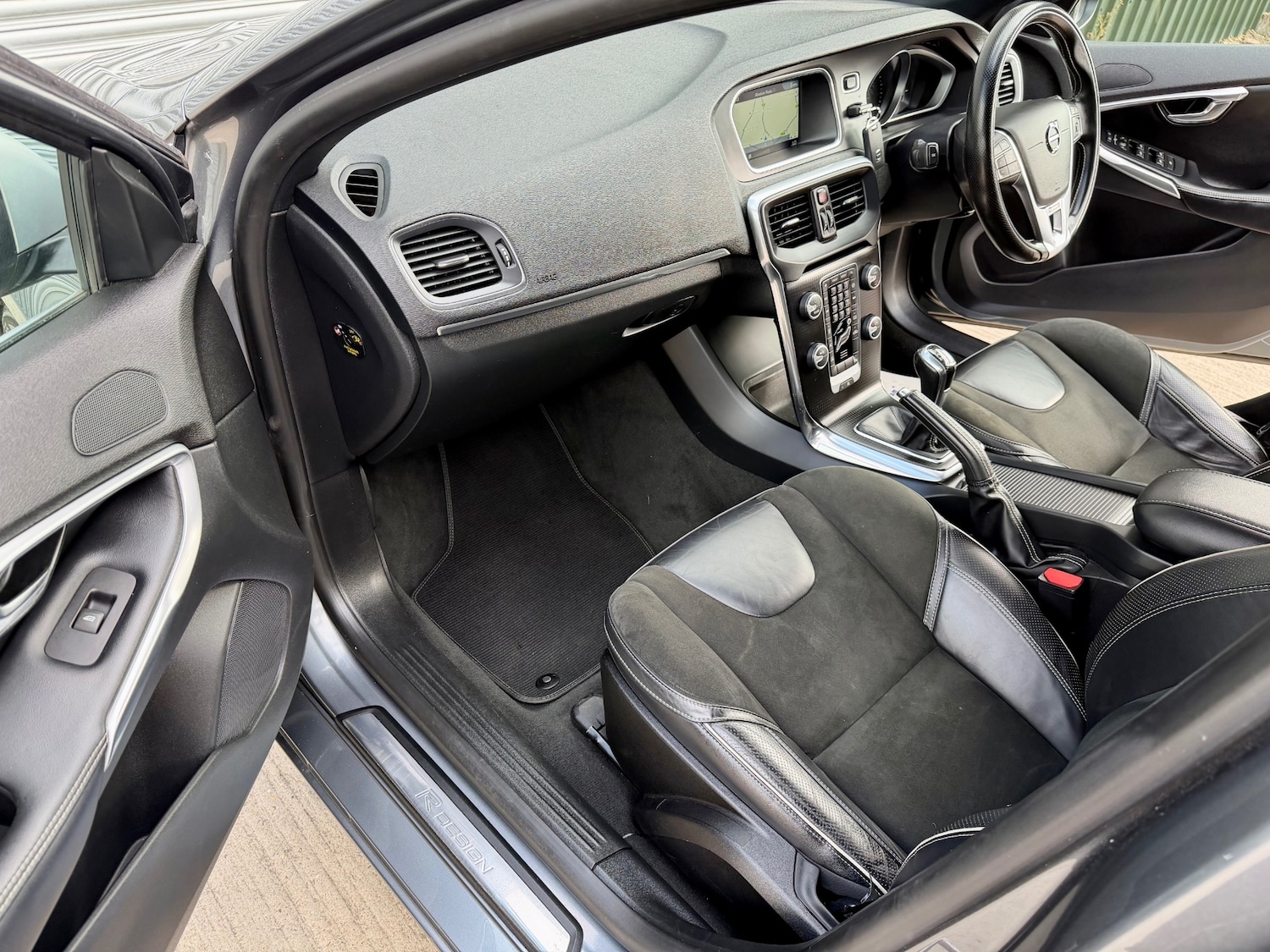 Used Volvo V40 2016 for sale - 76248890: Photo 19