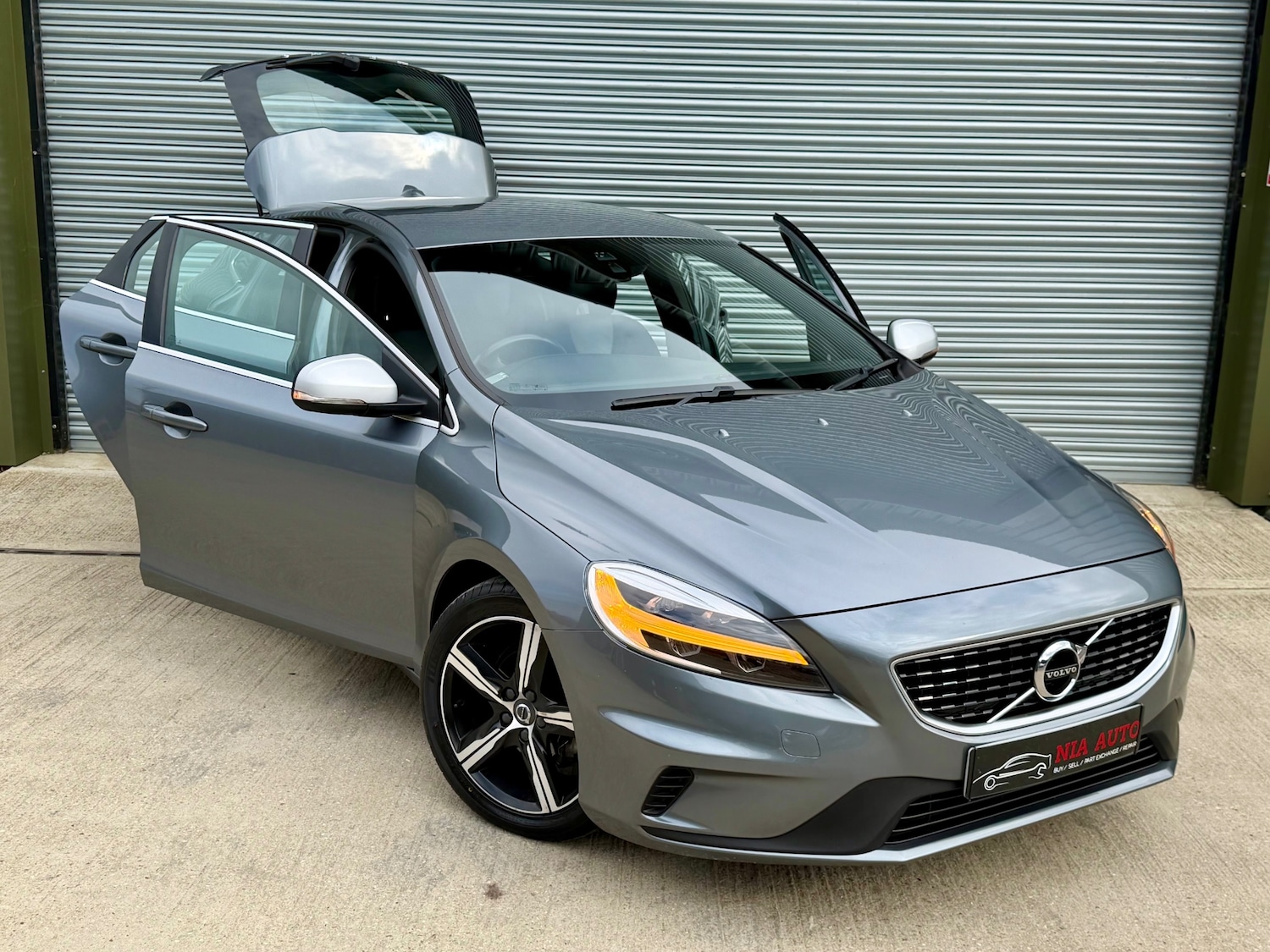 Used Volvo V40 2016 for sale - 76248890: Photo 2