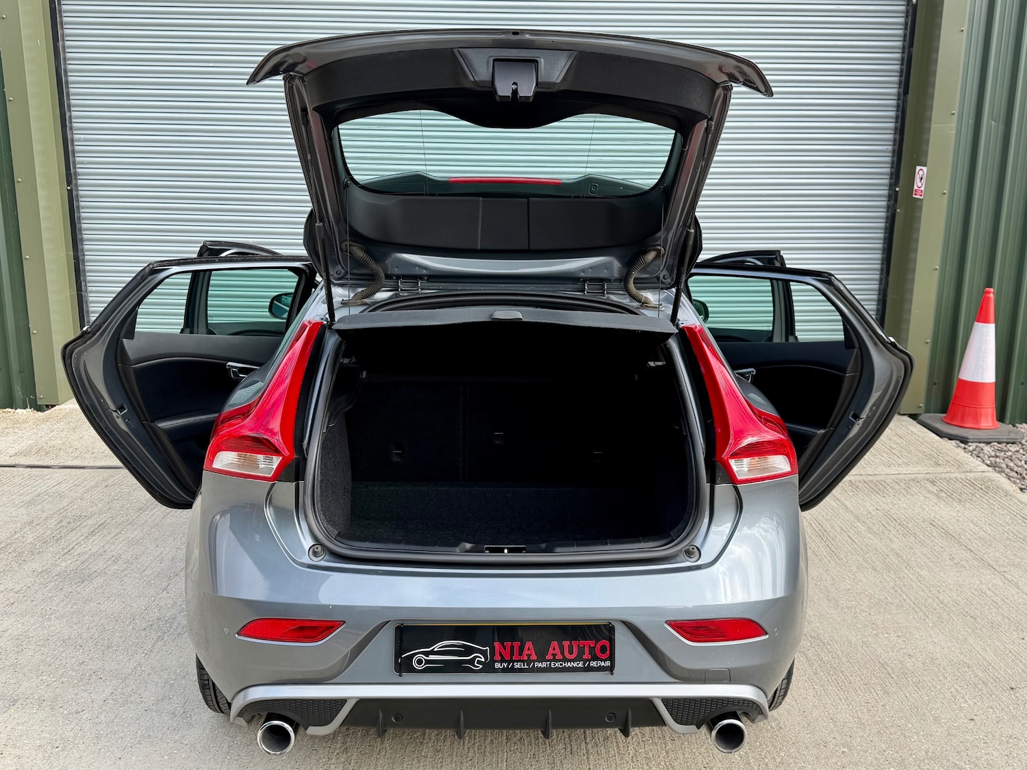 Used Volvo V40 2016 for sale - 76248890: Photo 8