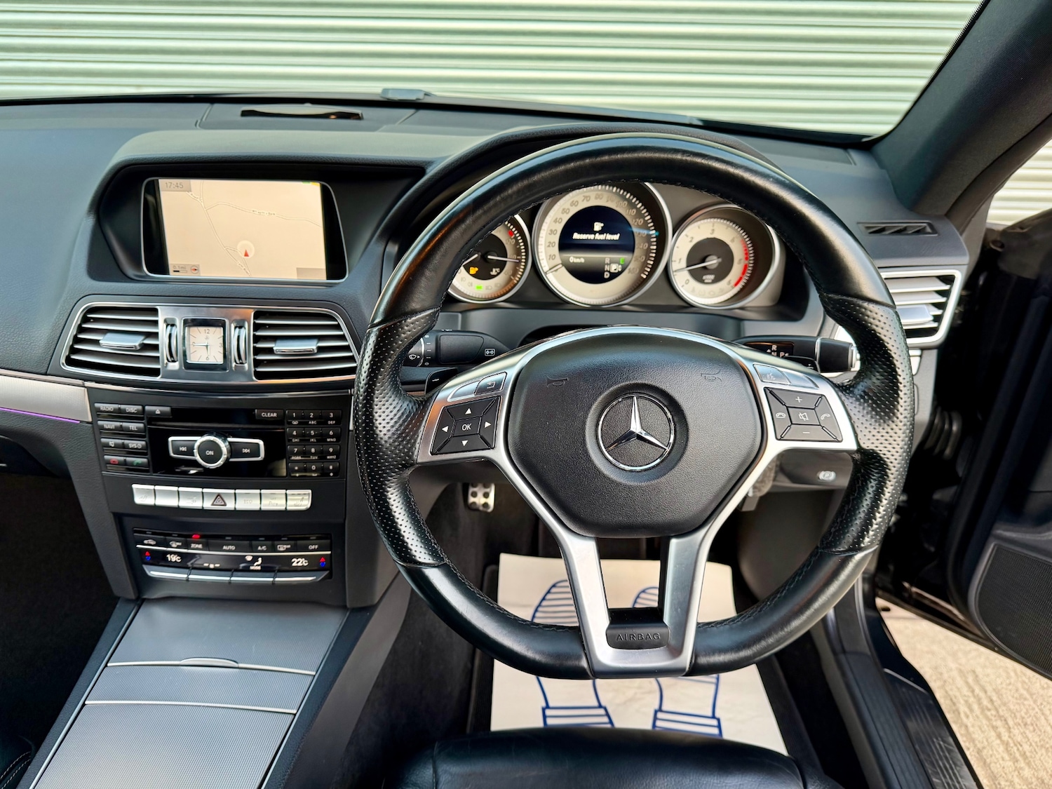 Used Mercedes-Benz E Class 2014 for sale - 77991941: Photo 11