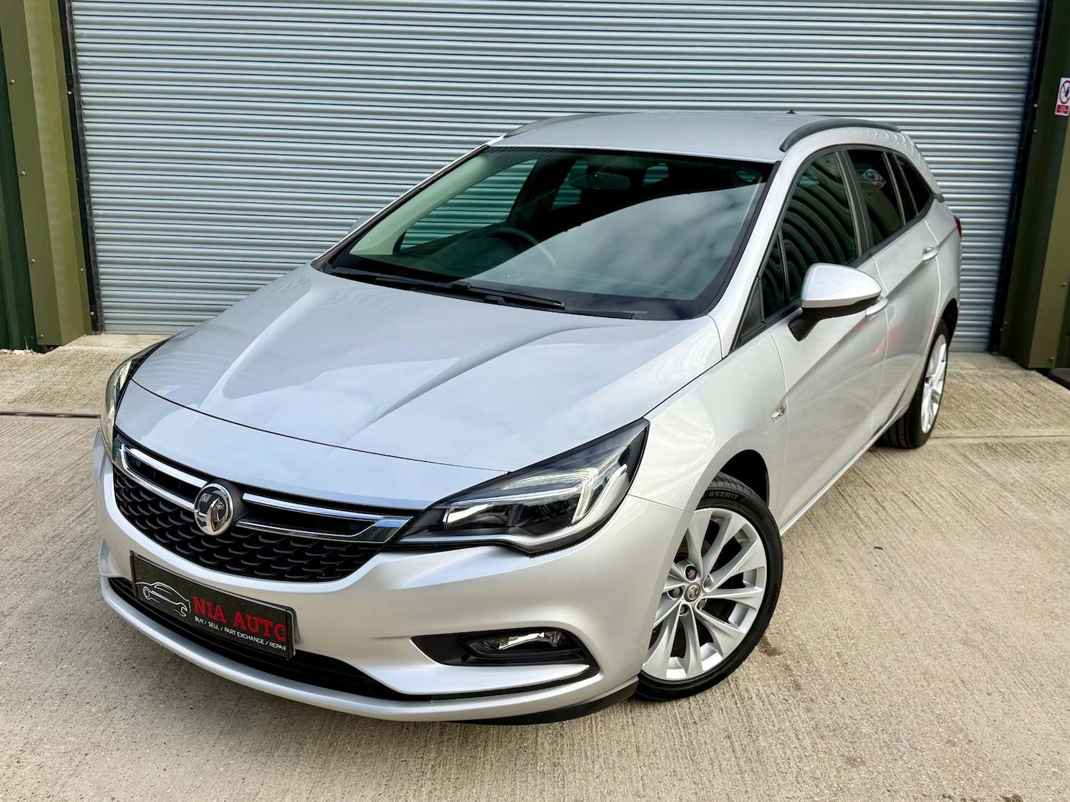 Used Vauxhall Astra 2019 for sale - 76369485: Photo 1