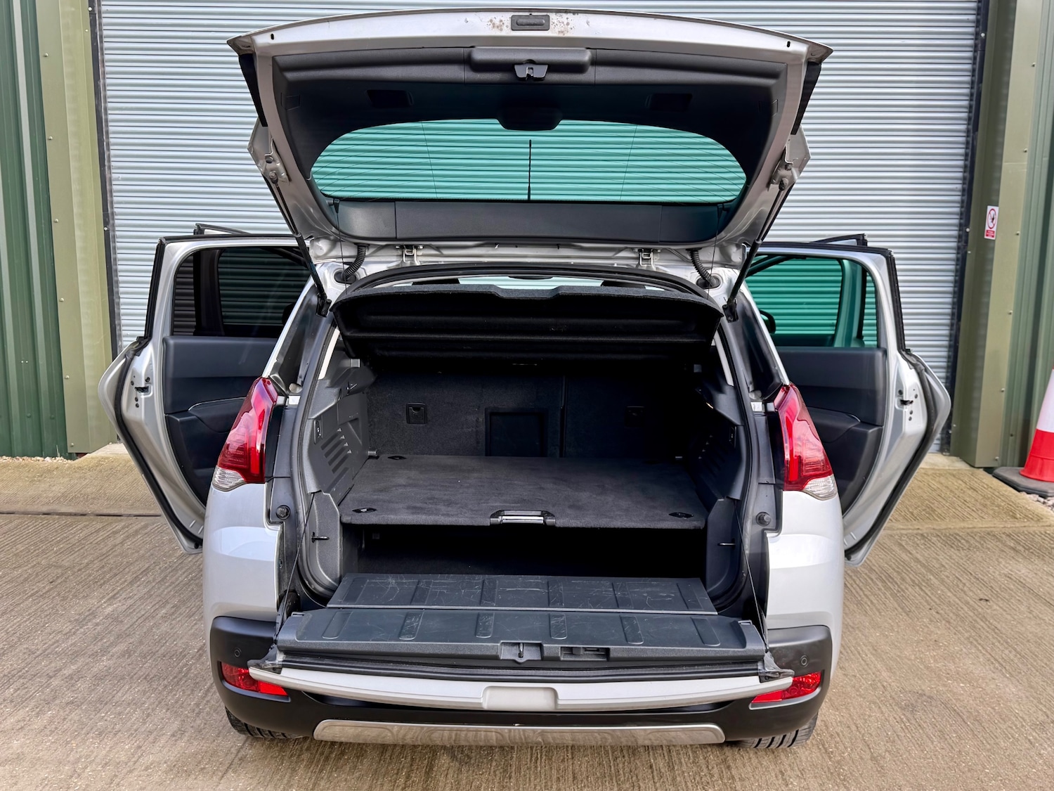 Used Peugeot 3008 2016 for sale - 77443650: Photo 12