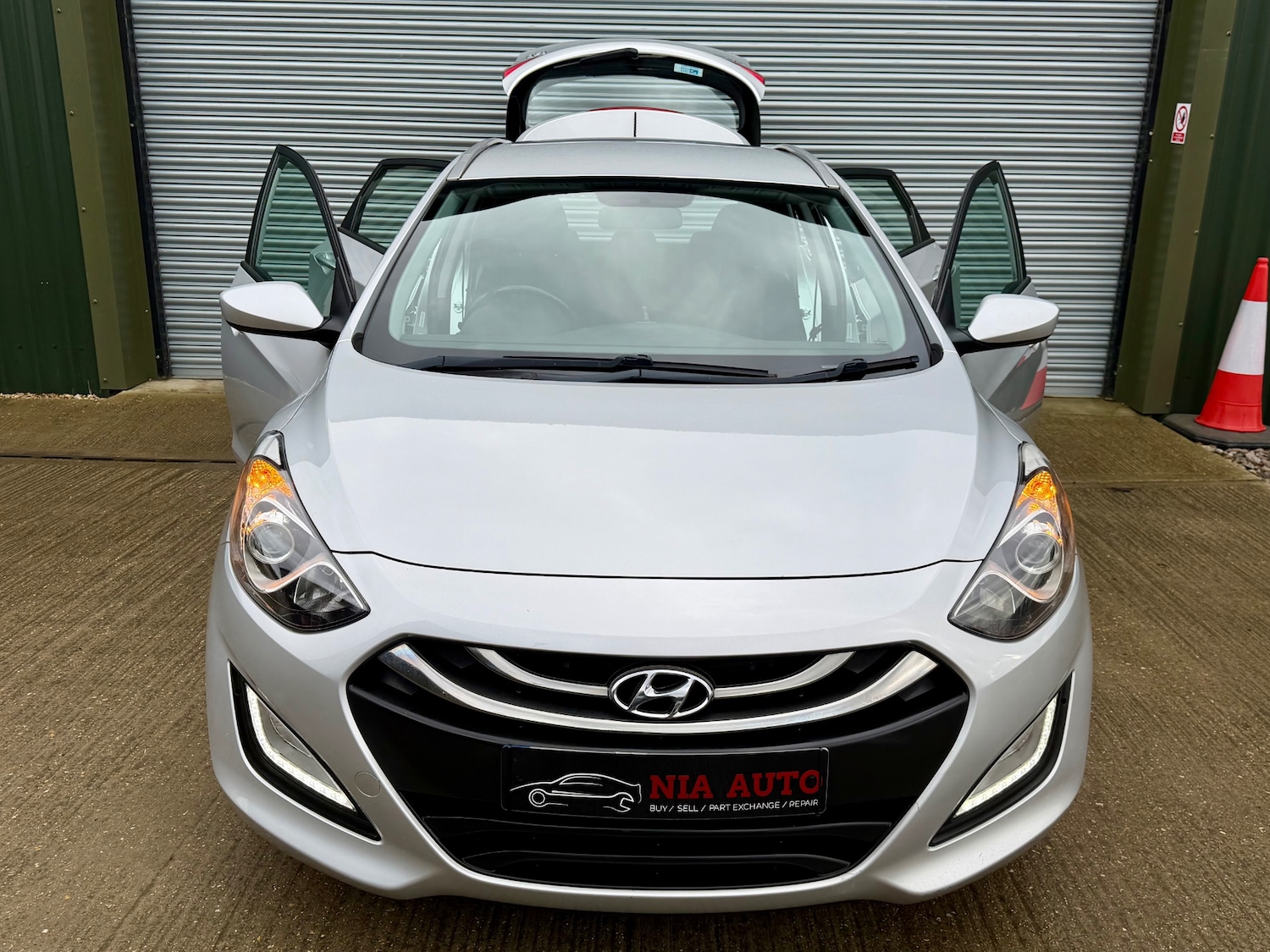 Used Hyundai i30 2013 for sale - 77562466: Photo 2