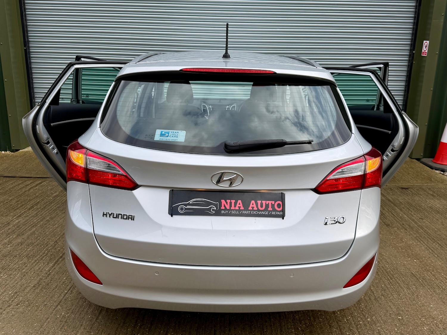 Used Hyundai i30 2013 for sale - 77562466: Photo 9