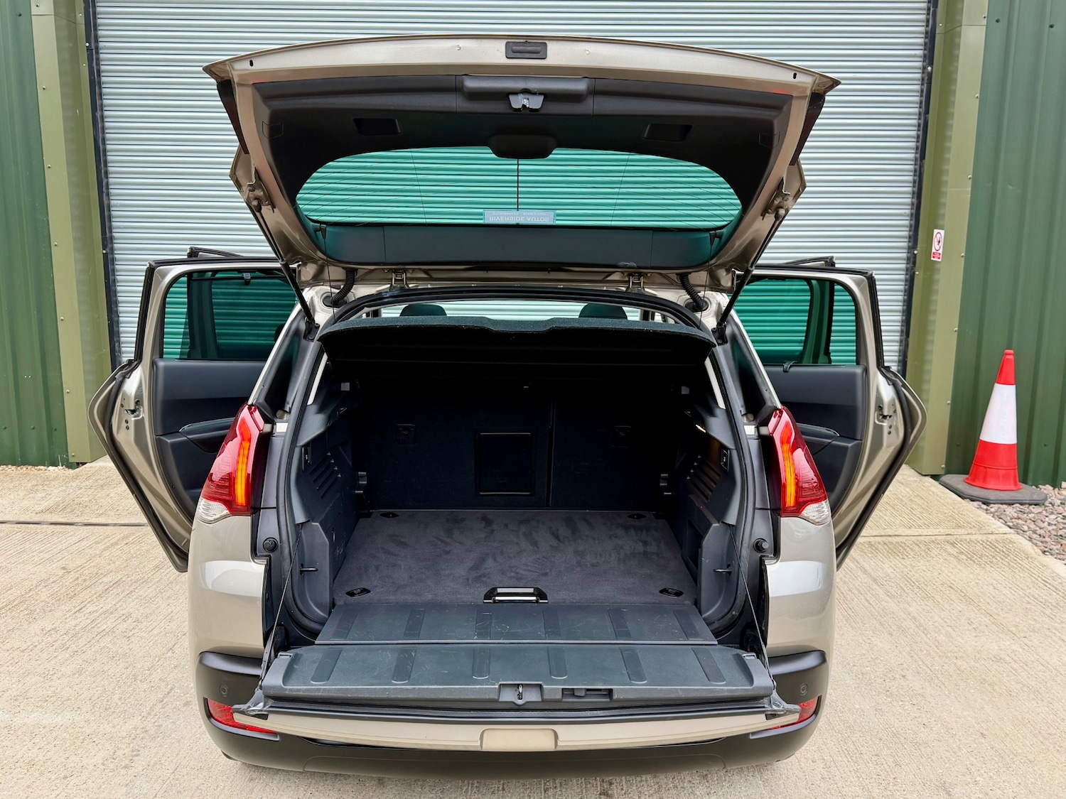 Used Peugeot 3008 2016 for sale - 76431069: Photo 10