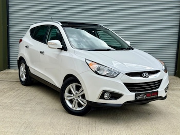 2013 (13) - 1.7 CRDi Premium 2WD/SatNav/Sunroof/Rear Camera/3 M.Warranty 5-Door