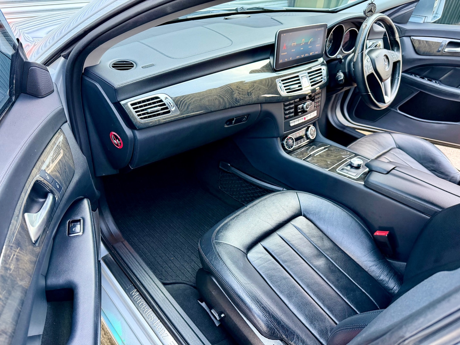 Used Mercedes-Benz CLS 2011 for sale - 77522305: Photo 19