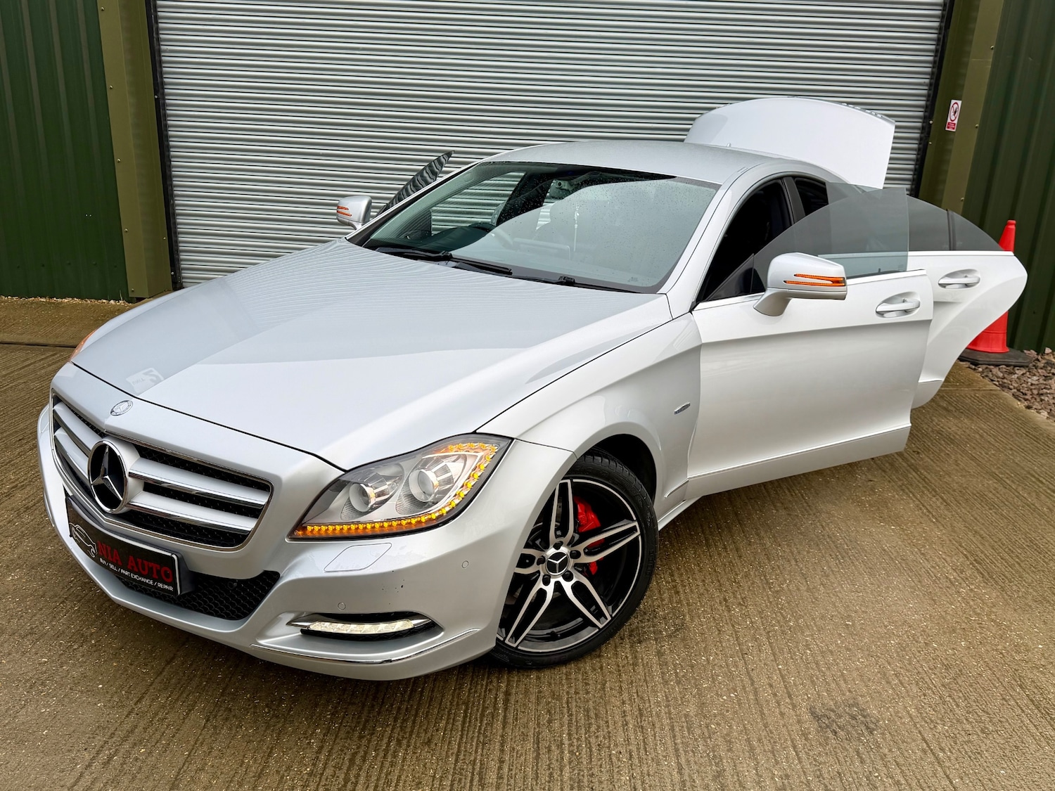 Used Mercedes-Benz CLS 2011 for sale - 77522305: Photo 5