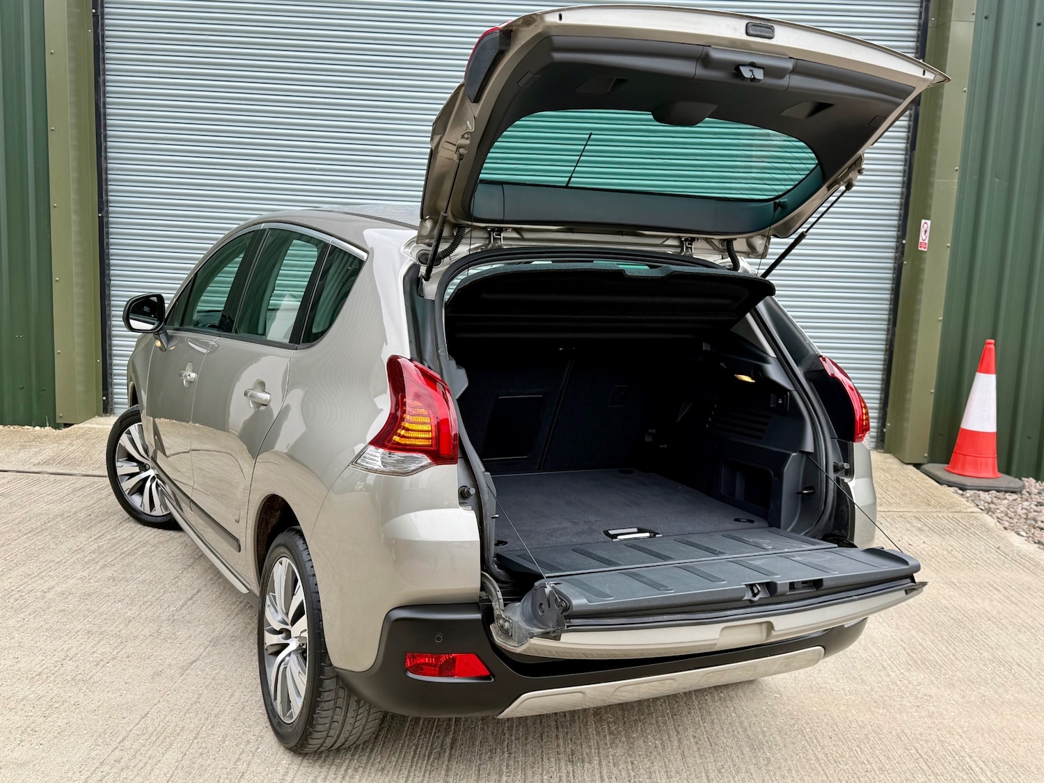 Used Peugeot 3008 2014 for sale - 78150996: Photo 10