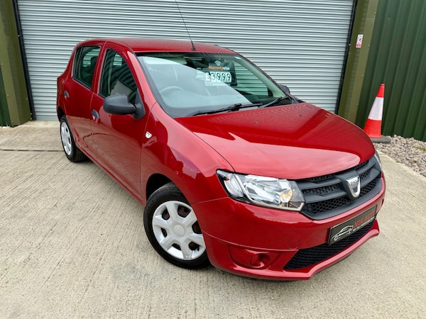Used Dacia Sandero 2016 for sale - 74761107: Photo 1
