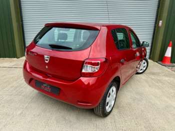 Used Dacia Sandero 2016 for sale - 74761107: Photo