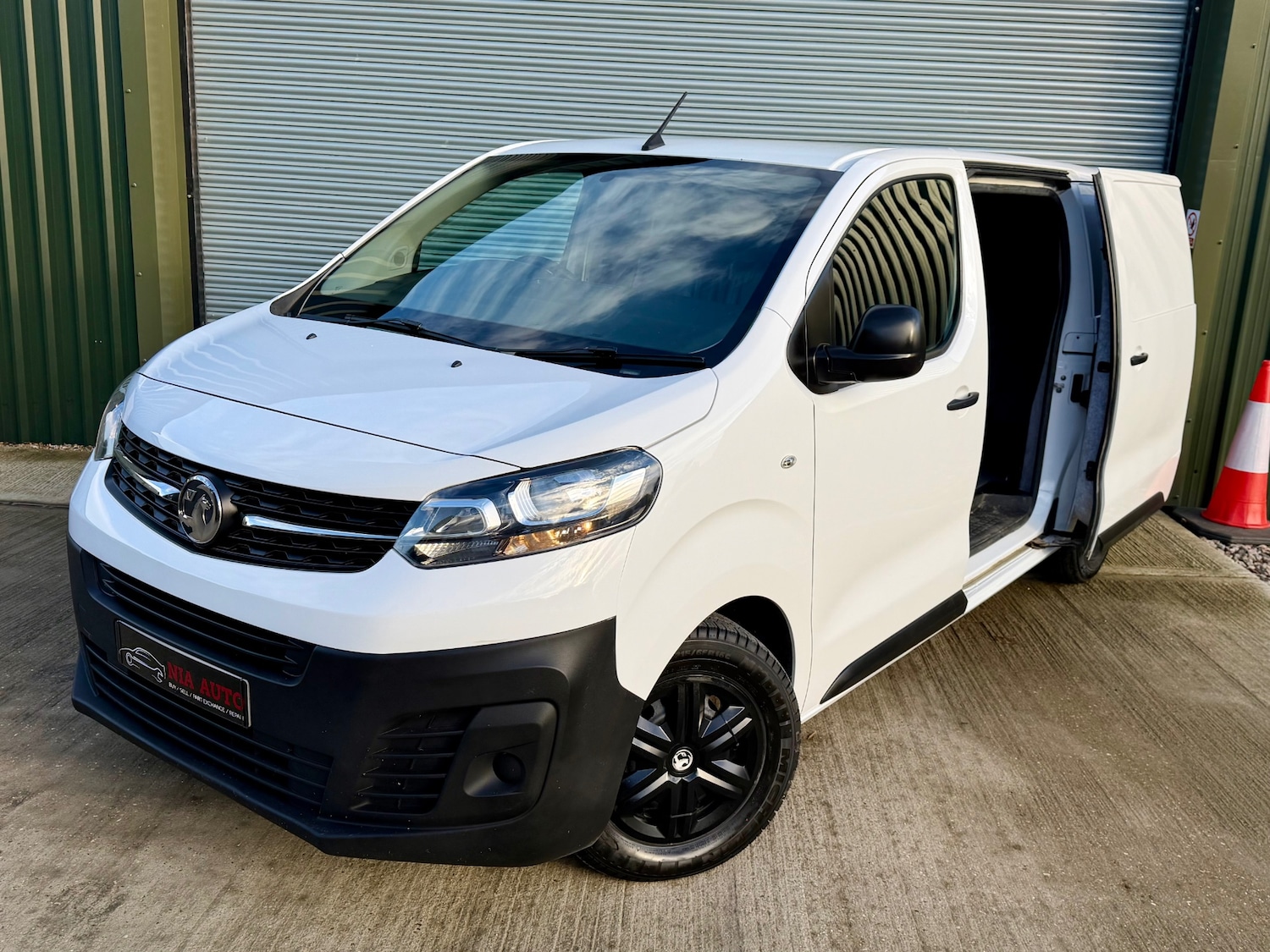 Used Vauxhall Vivaro 2020 for sale - 76836804: Photo 2