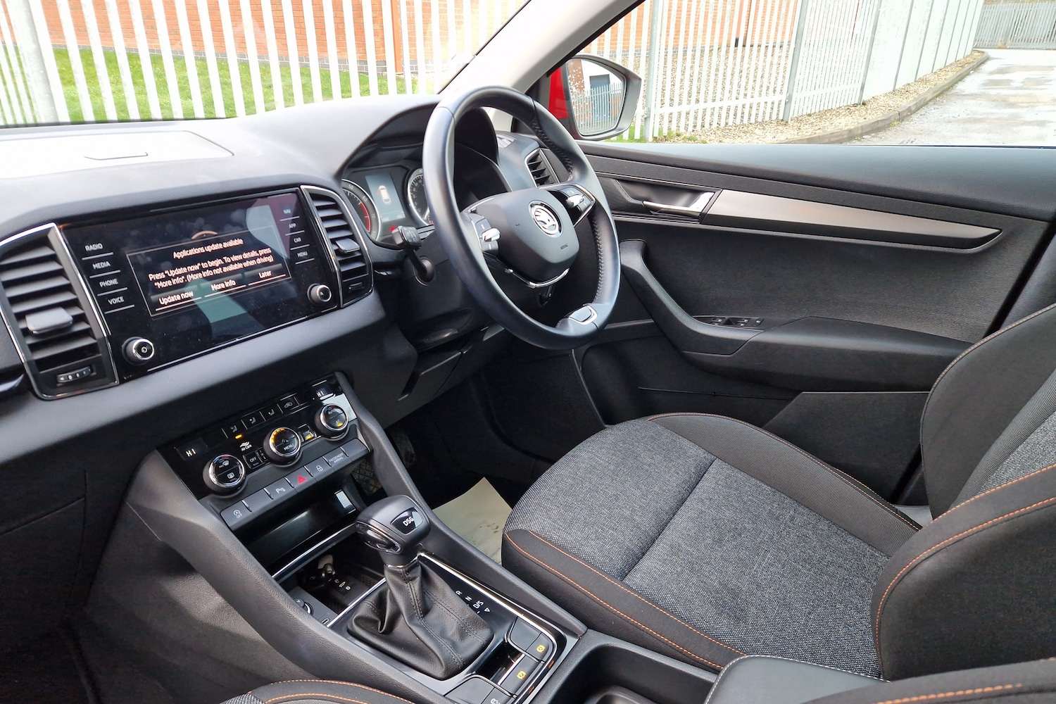 Used Skoda Karoq 2022 for sale - 77725534: Photo 2