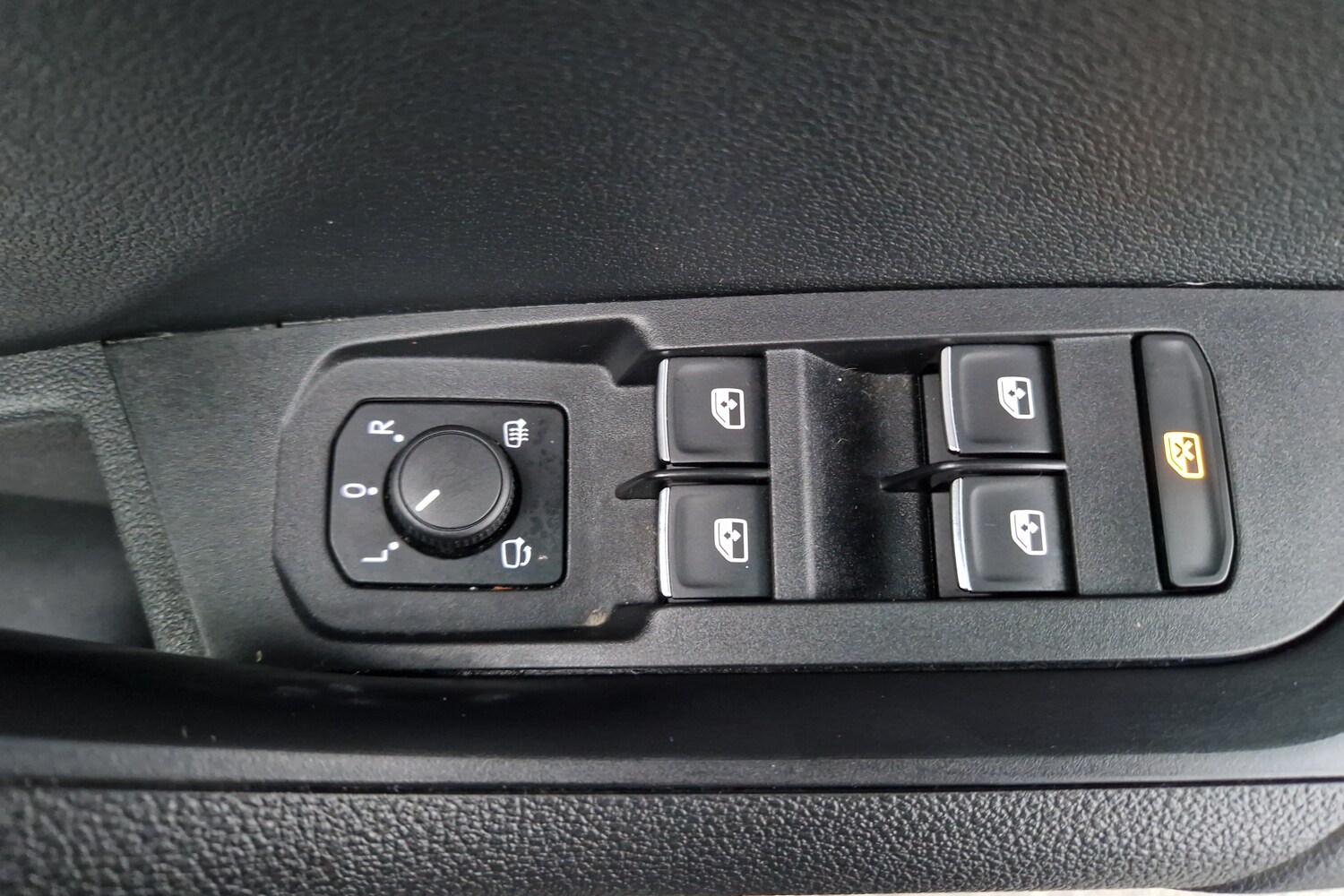 Used Skoda Karoq 2019 for sale - 76977525: Photo 19