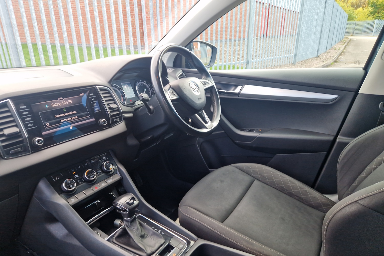 Used Skoda Karoq 2018 for sale - 76311304: Photo 2