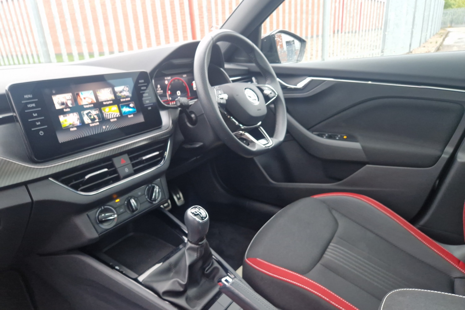 Used Skoda Kamiq 2023 for sale - 76676607: Photo 2