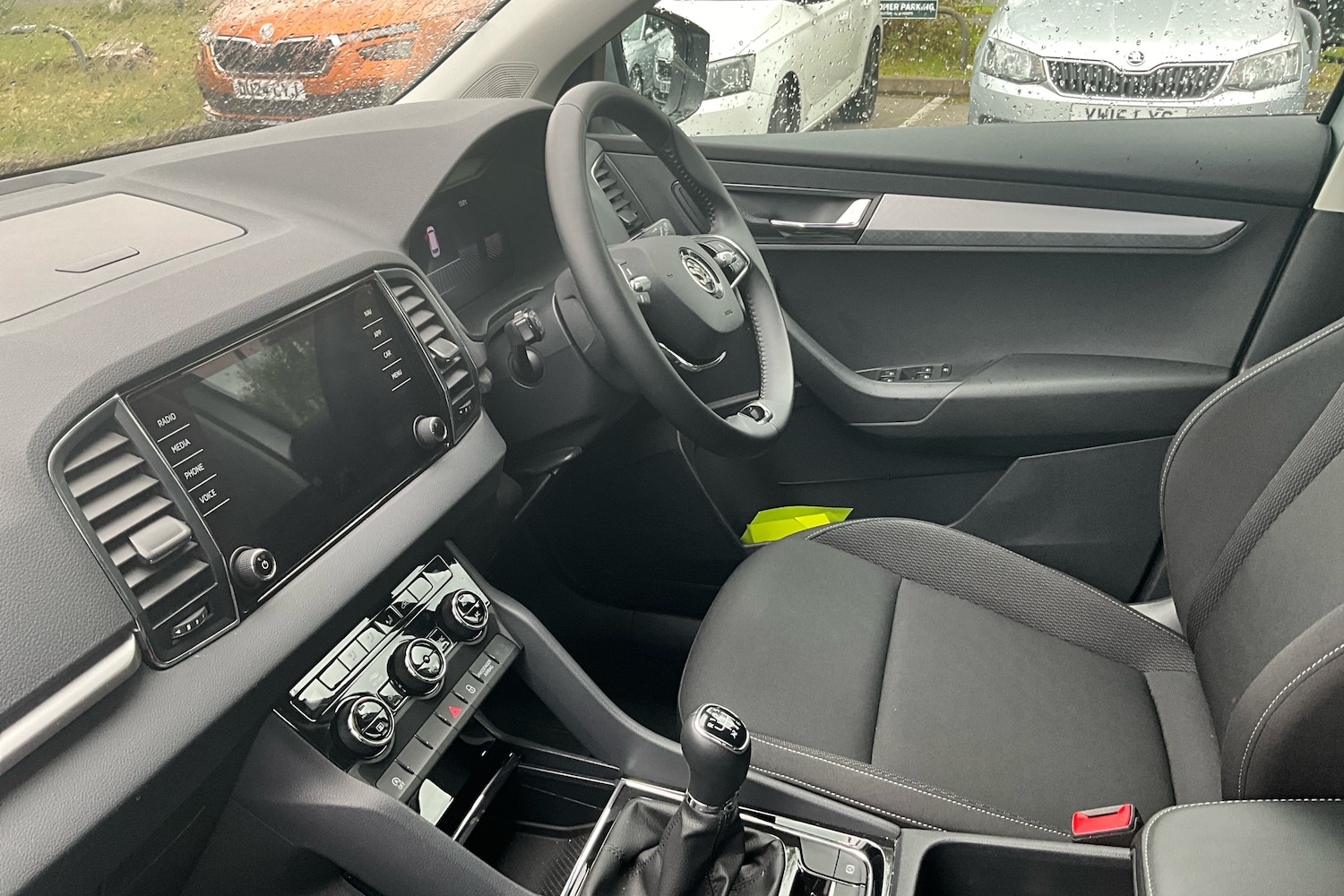 Used Skoda Karoq 2023 for sale - 77268952: Photo 2