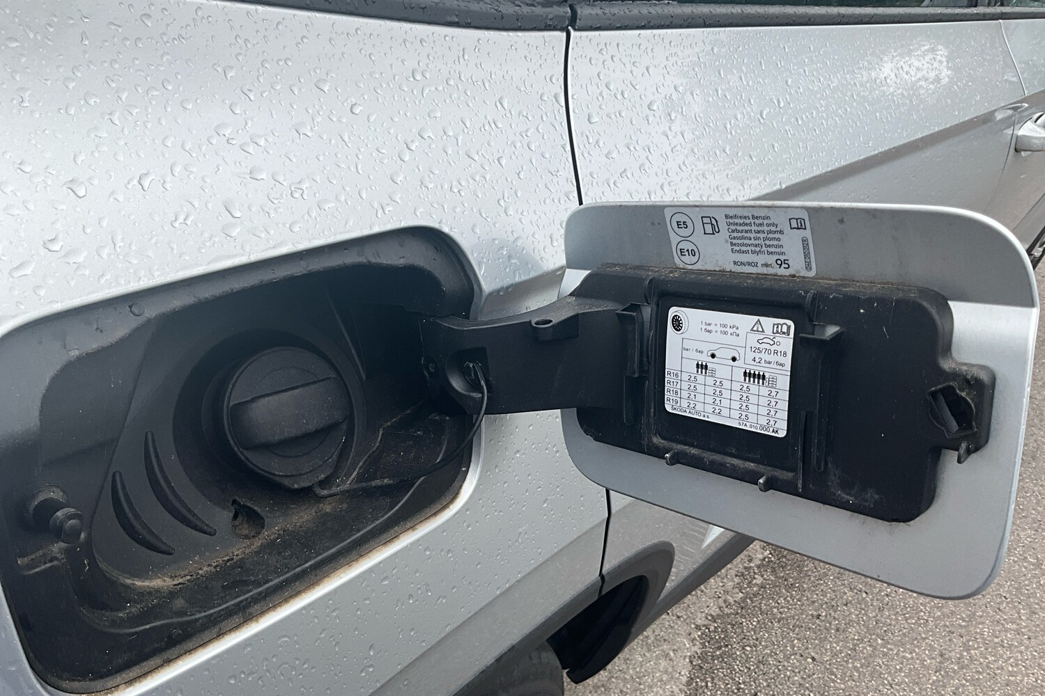 Used Skoda Karoq 2023 for sale - 77268952: Photo 8