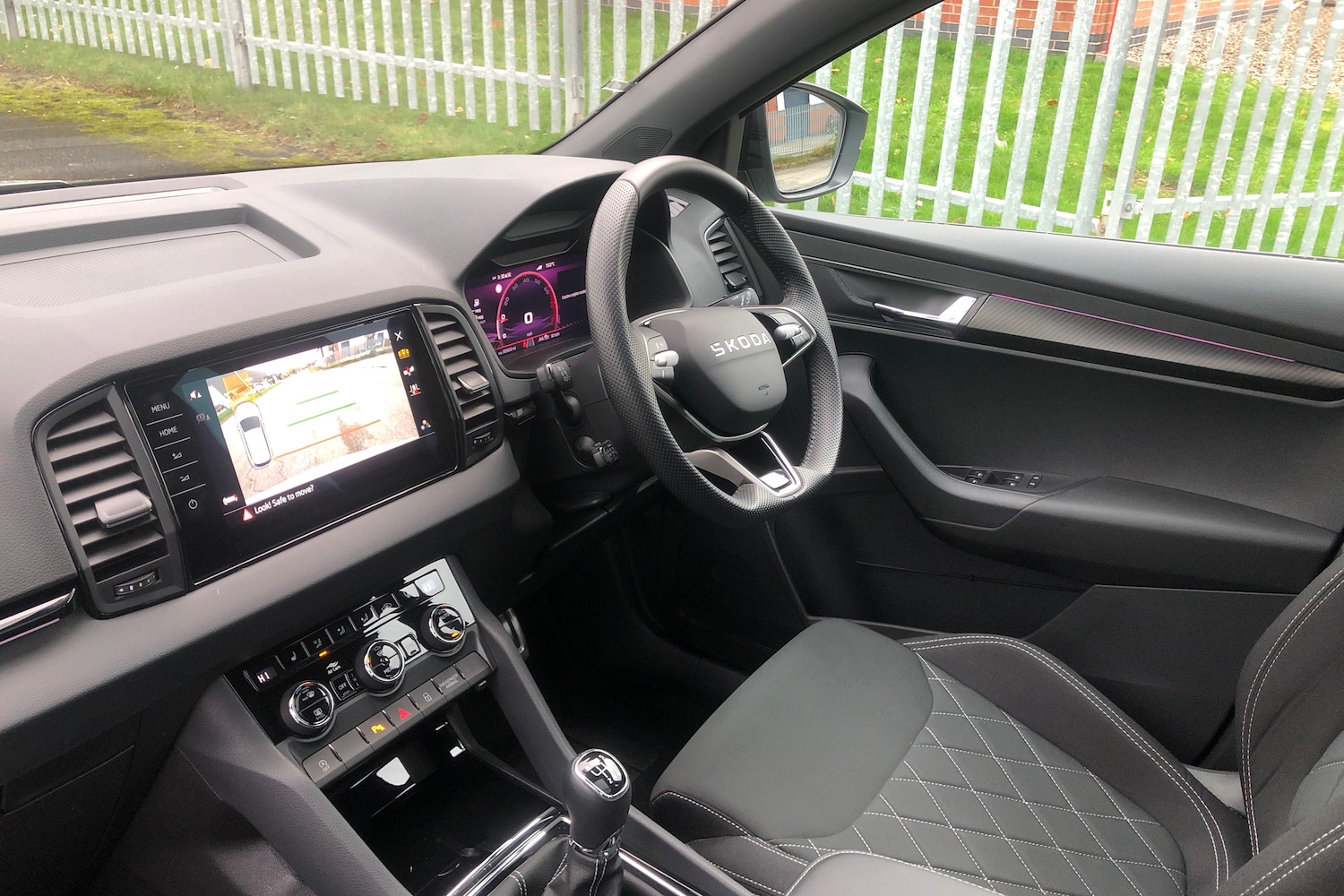 Used Skoda Karoq 2025 for sale - 76942870: Photo 2